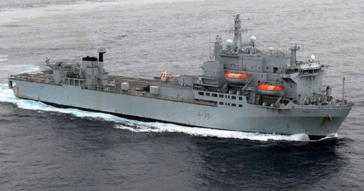 El Reino Unido envia buque de guerra