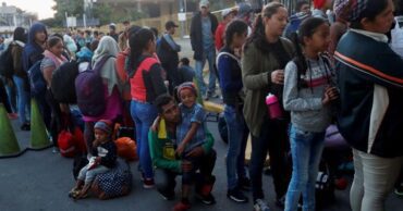 Casi 400 inmigrantes tratan de ingresar a Guatemala procedentes de Honduras