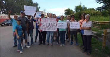 Familias de la urbanización Gulf en Anzoátegui protestaron por la escasez de agua