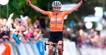Van Vleuten ganó un increíble oro y completa su mejor temporada ciclista de la historia