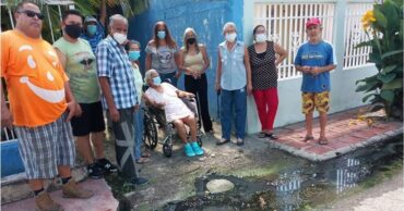 Los habitantes de La Esmeralda en Maracay denunciaron que viven entre las aguas negras
