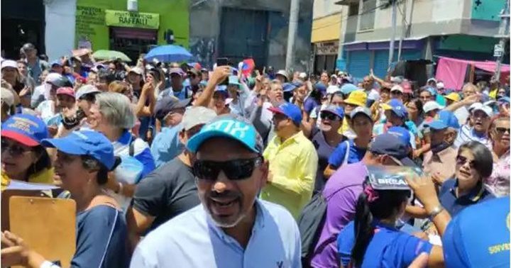 Los maestros en Sucre protestando 2