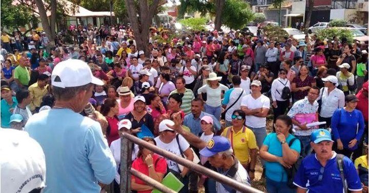 Eucadores de Cumaná protestando 1 Eucadores de Cumaná protestando 1