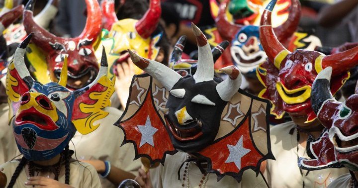 Los diablos en Caracas colegio Nuestra Señora del Carmen