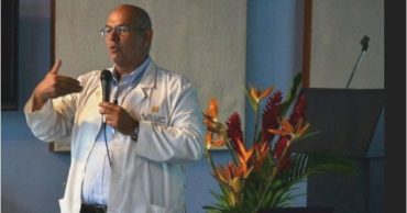 Julio Castro infectólogó