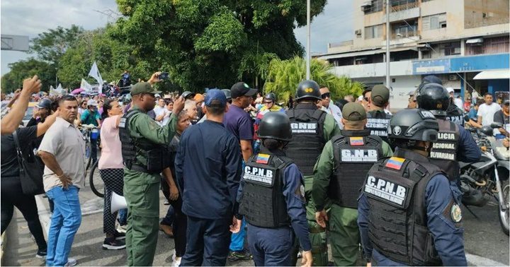 Maestras manifestando en Barinas 1