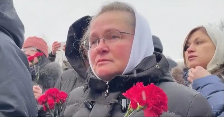 Mujeres en Moscú protestan contra guerra en Ucrania
