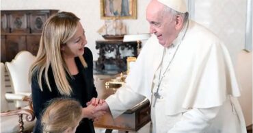 Giorgia Meloni, su hija y el Papa Francisco