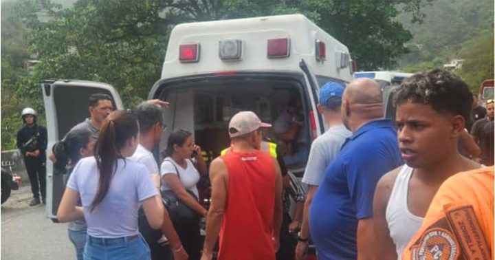 Camioneta carretera vieja Caracas La Guaira 1