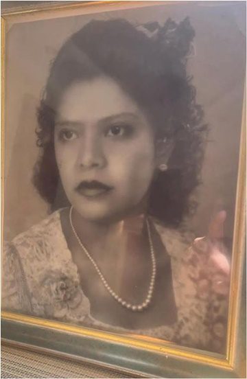 Carlos A. Mendoza madre