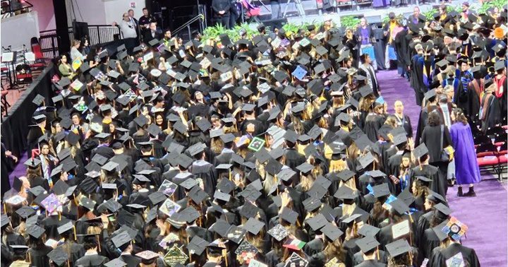 Graduacion EEUU mayo 2024