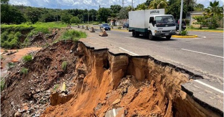 Las cárcavas en Puerto Ordaz Las cárcavas en Puerto Ordaz
