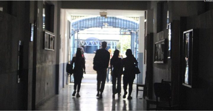 Los estudiantes y profesores de la siguen recibiendo clases sin luz ...