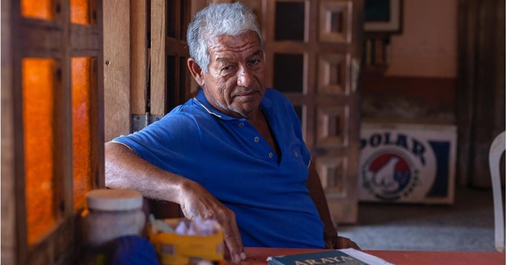 Aníbal Núñez poeta Sucre