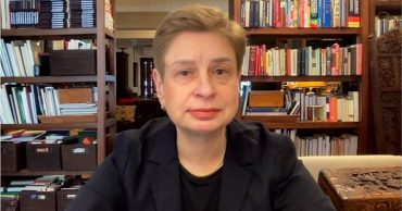 Nina L. Khrushcheva 1