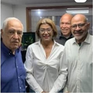 Cacique, Carlos, Mario y Ana Rosario