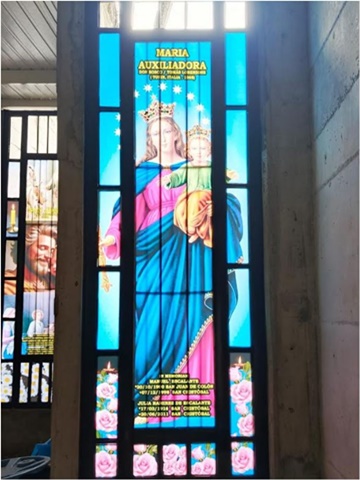 Vitral de la Virgen María Auxiliadora