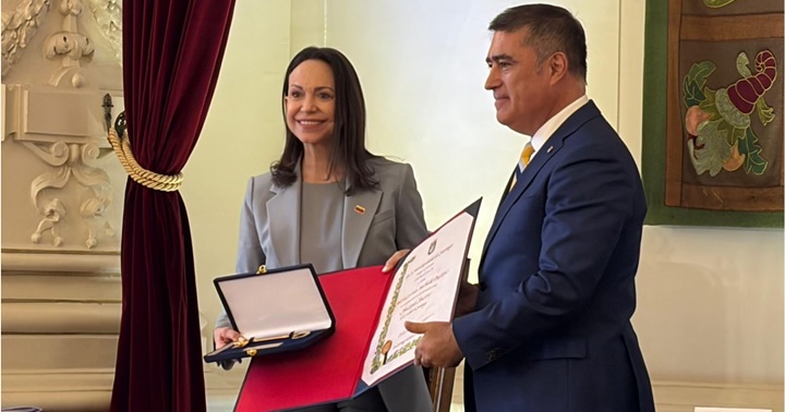 María Corina Machado llaves Chile