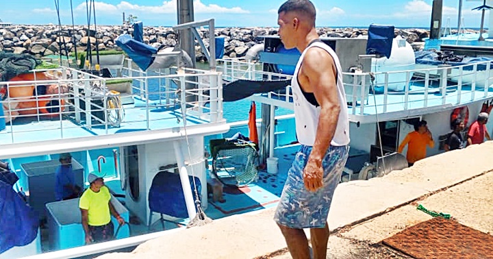 Güiria una embarcación con 6 toneladas de atún