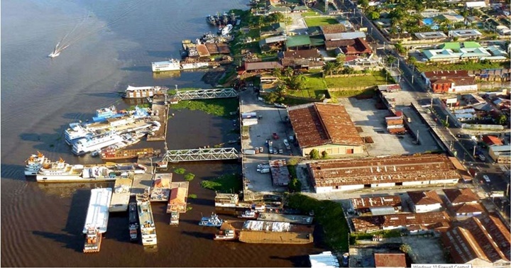 Puerto de Iquitos Perú rio Amazonas
