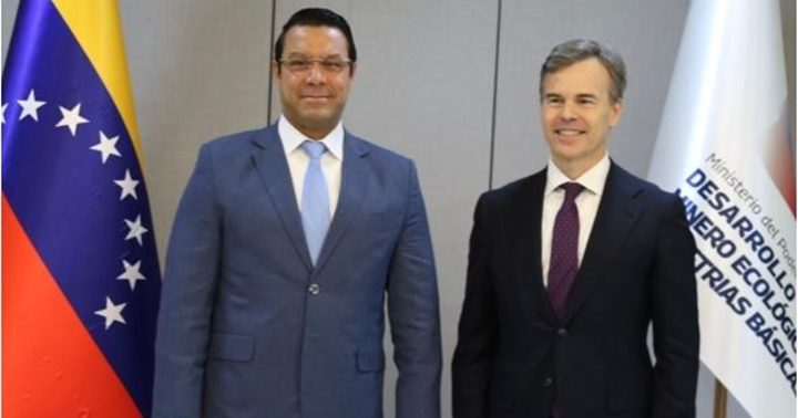 Héctor Silva y John Barrett
