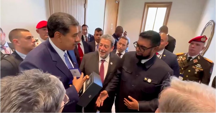 Irfaan Alí y Nicolás Maduro Irfaan Alí y Nicolás Maduro
