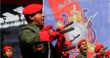 Militares venezolanos desfile