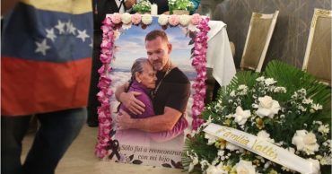 Carmen Navas y su hijo