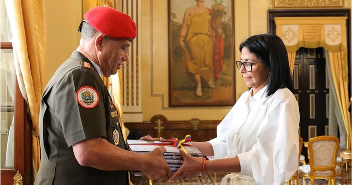 Gustavo González López y Delcy Rodríguez Gustavo González López y Delcy Rodríguez