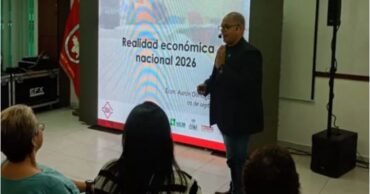 Aarón Olmos