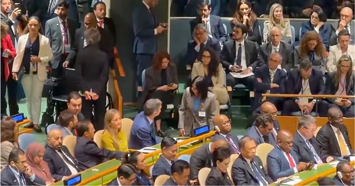 Pedro Sánchez y Delcy Rodríguez